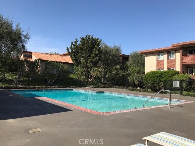 Detail Gallery Image 9 of 9 For 5945 Armaga Spring Rd #B,  Rancho Palos Verdes,  CA 90275 - 1 Beds | 1 Baths