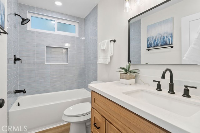 23631 Via Storni, Mission Viejo CA: https://media.crmls.org/medias/af92abe1-6397-494d-9a0c-d044908c7b69.jpg