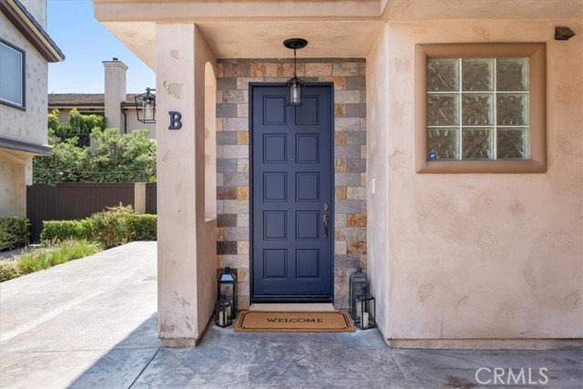 Detail Gallery Image 2 of 21 For 2002 Plant Ave #B,  Redondo Beach,  CA 90278 - 5 Beds | 2/1 Baths