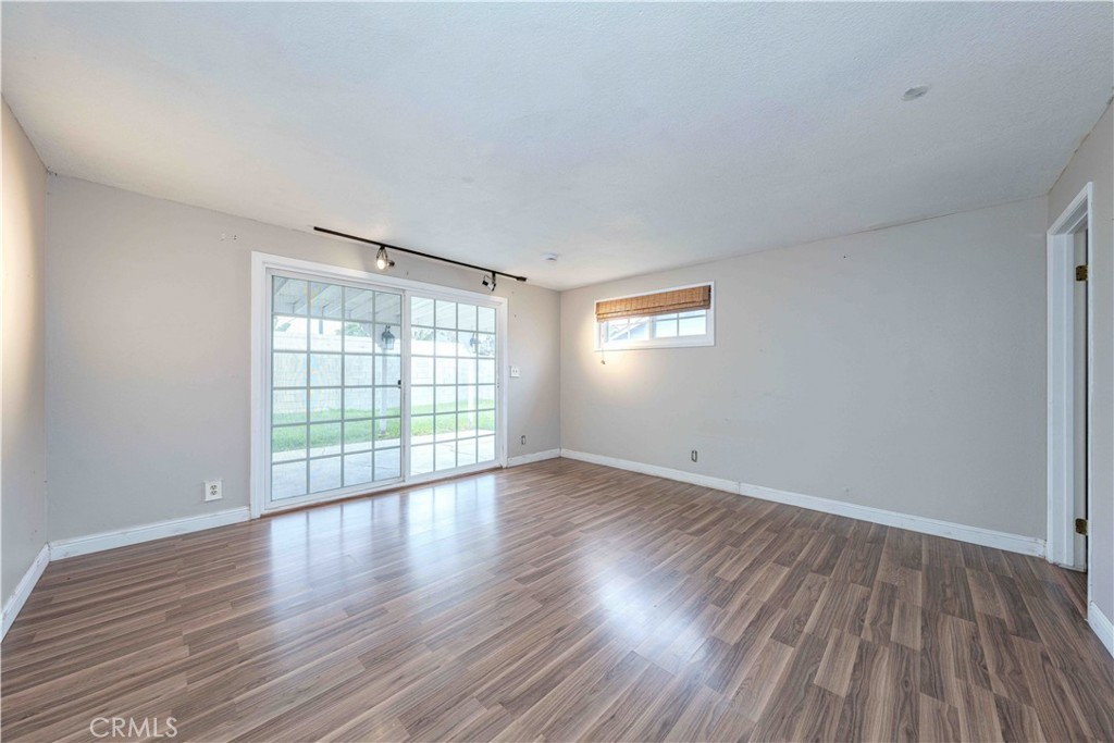 MLS #OC25280398 image #13