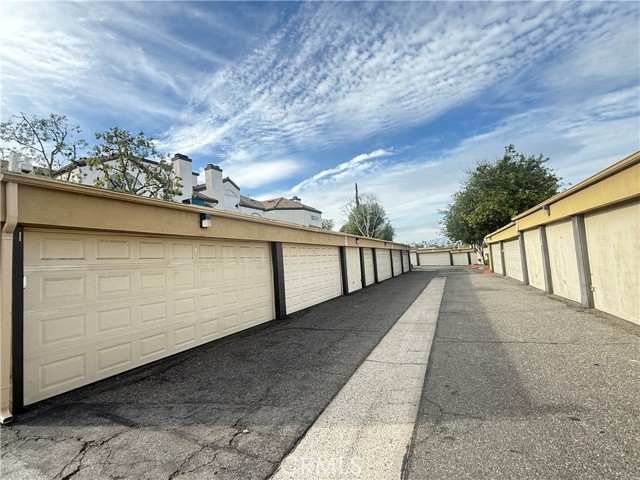 Detail Gallery Image 23 of 32 For 13096 Le Parc #92,  Chino Hills,  CA 91709 - 2 Beds | 2/1 Baths