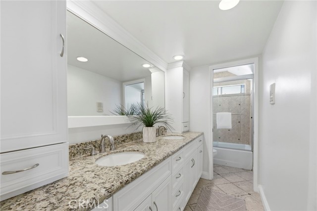 Detail Gallery Image 40 of 63 For 1001 2nd, Hermosa Beach,  CA 90254 - 5 Beds | 3/1 Baths