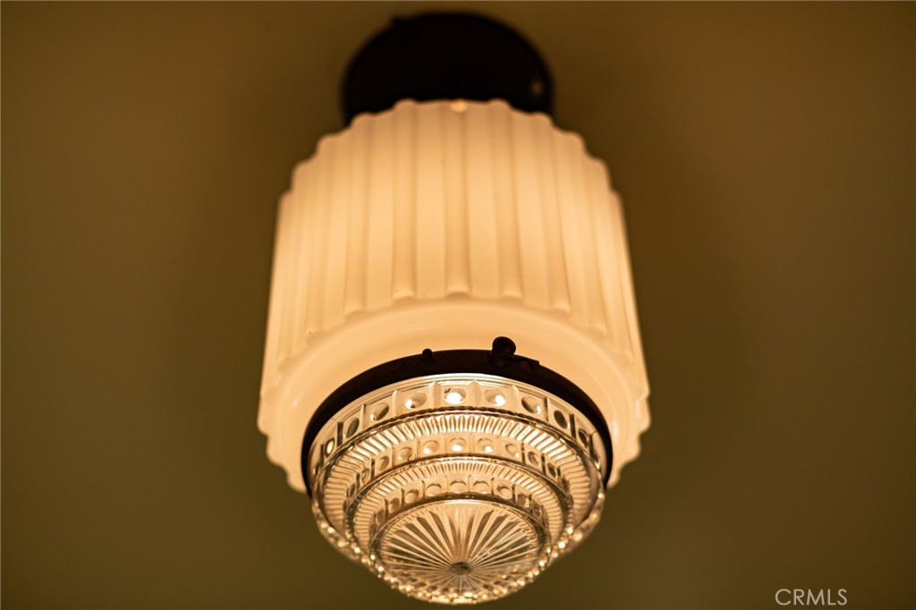 https://media.crmls.org/medias/af9485f5-ddfa-4170-8f90-7aac2b8f7f8b.jpg?preset=X-Large