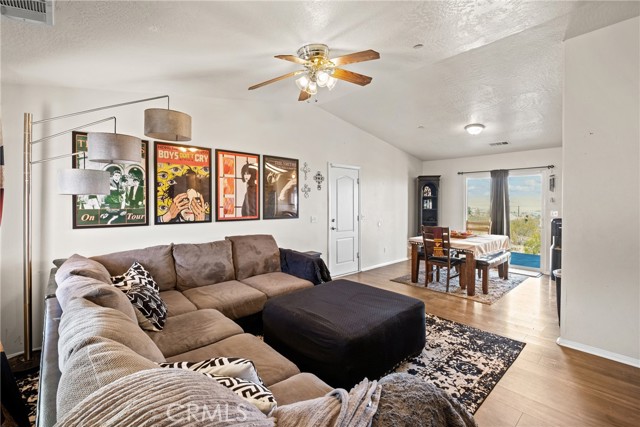 Detail Gallery Image 12 of 31 For 32778 Sapphire Rd, Lucerne Valley,  CA 92356 - 3 Beds | 2 Baths