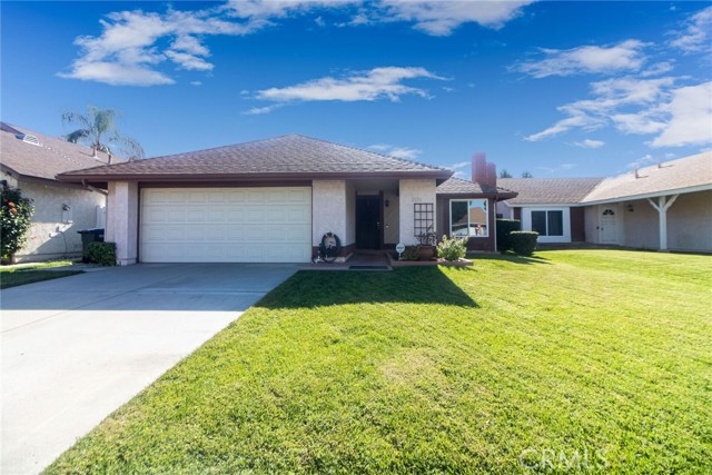 Detail Gallery Image 2 of 25 For 2074 Valleywood St, Colton,  CA 92324 - 3 Beds | 2 Baths