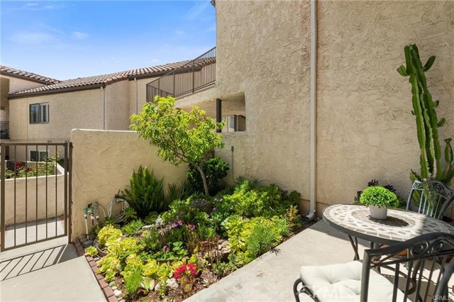 Detail Gallery Image 23 of 30 For 23401 Park Sorrento #55,  Calabasas,  CA 91302 - 2 Beds | 2 Baths