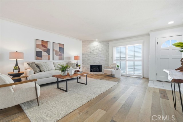 Front Image Thumbnail for CRSR26046755