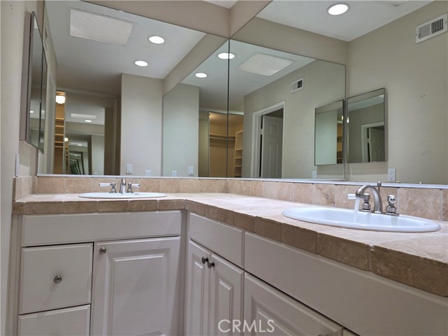 Detail Gallery Image 21 of 33 For 4042 Stoneriver Ct, Westlake Village,  CA 91362 - 3 Beds | 2 Baths