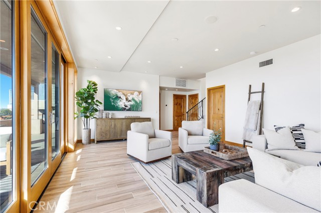 Detail Gallery Image 26 of 42 For 206 Grandview St, Laguna Beach,  CA 92651 - 3 Beds | 3 Baths