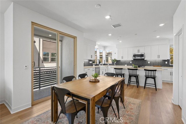 Detail Gallery Image 8 of 29 For 10319 Triple Crown Ln, Cypress,  CA 90720 - 4 Beds | 3/1 Baths