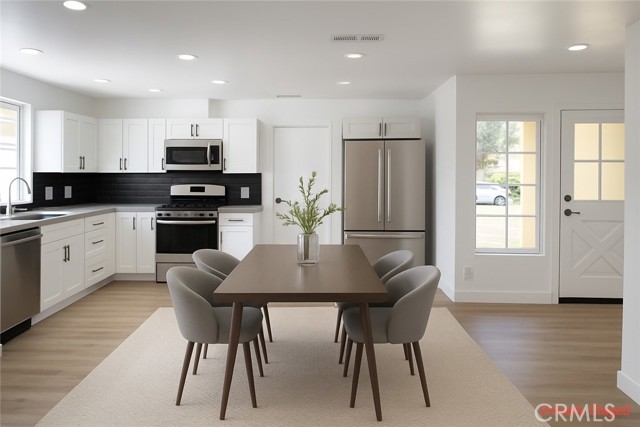 6221 Glide Avenue, Woodland Hills CA: https://media.crmls.org/medias/af975446-bc5e-4dc8-bf2c-93b1100bb655.jpg