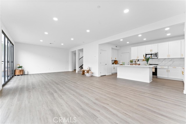 Detail Gallery Image 8 of 61 For 1993 Lyon Ave, Riverside,  CA 92503 - 5 Beds | 3 Baths