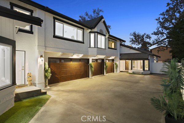 Detail Gallery Image 39 of 67 For 9514 Oakridge Pl, Chatsworth,  CA 91311 - 6 Beds | 6 Baths