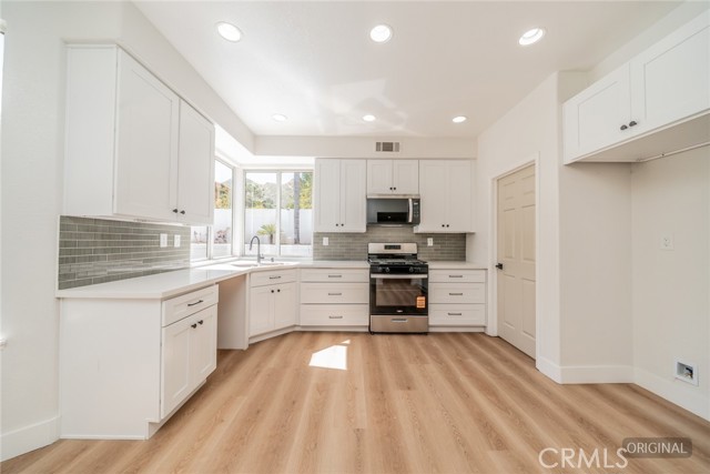 Detail Gallery Image 13 of 44 For 22619 Country Crest, Moreno Valley,  CA 92557 - 3 Beds | 3 Baths