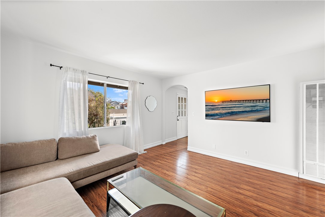 Detail Gallery Image 4 of 9 For 615 1/2 Acacia, Corona Del Mar,  CA 92625 - 1 Beds | 2 Baths