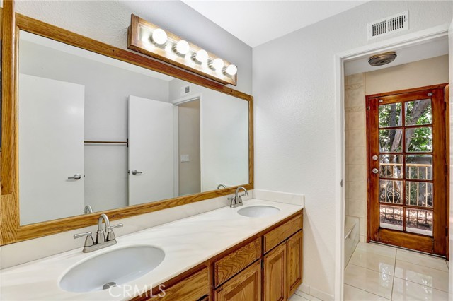 10938 Remmet Avenue, Chatsworth CA: https://media.crmls.org/medias/af9a14e9-9279-407f-9c43-911bc5b77117.jpg