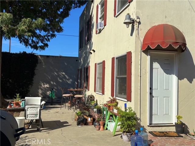 Detail Gallery Image 7 of 15 For 810 N Loma Vista Dr, Long Beach,  CA 90813 - – Beds | – Baths
