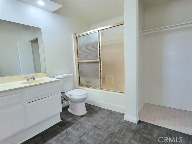 Detail Gallery Image 11 of 15 For 12054 Suzanne Dr, Fontana,  CA 92337 - 3 Beds | 2/1 Baths