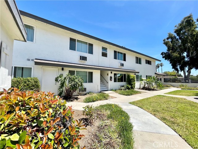 Detail Gallery Image 4 of 19 For 3175 Quartz Ln #3,  Fullerton,  CA 92831 - 2 Beds | 1 Baths