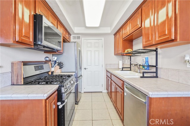 Detail Gallery Image 10 of 28 For 1509 Stanley Ave #304,  Long Beach,  CA 90804 - 3 Beds | 2 Baths