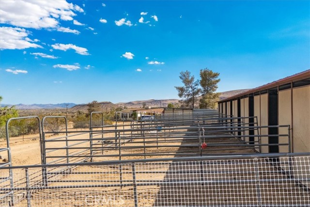 Detail Gallery Image 63 of 74 For 1090 Jemez Trl, Yucca Valley,  CA 92284 - 2 Beds | 2 Baths