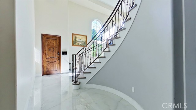 Detail Gallery Image 3 of 45 For 6937 Kian Ct, Van Nuys,  CA 91406 - 4 Beds | 3 Baths