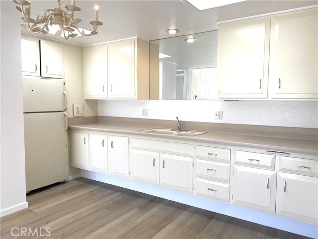 Detail Gallery Image 7 of 12 For 1520 Pelham Rd., M5-126e, Seal Beach,  CA 90740 - 1 Beds | 1 Baths
