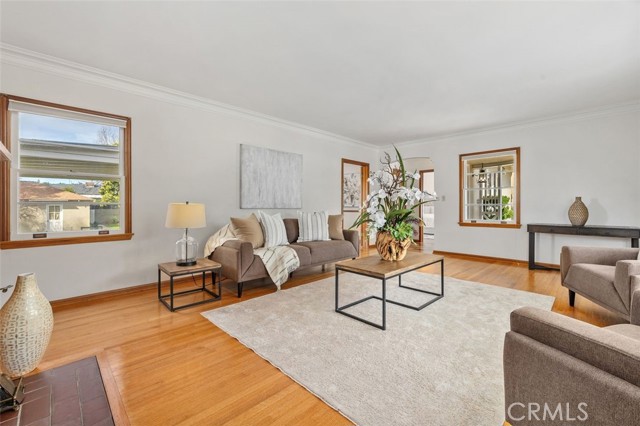 Detail Gallery Image 6 of 40 For 1685 Roosevelt, Altadena,  CA 91001 - 3 Beds | 2 Baths