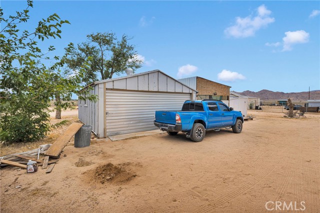 10378 Willow Wells Avenue, Lucerne Valley CA: https://media.crmls.org/medias/af9e8909-fdc9-4a97-923b-d9ef8398bfdf.jpg