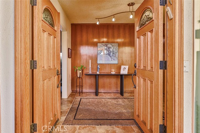 Detail Gallery Image 6 of 60 For 17343 Citronia St, Northridge,  CA 91325 - 5 Beds | 3/1 Baths