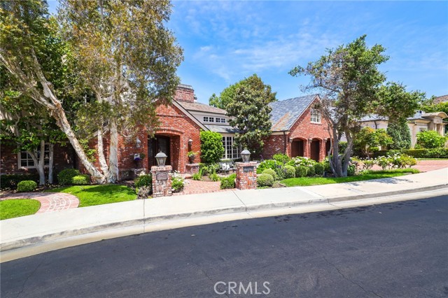 20 Cherry Hills Lane, Newport Beach CA: https://media.crmls.org/medias/afa0040f-c550-4754-807a-dd663fbc8a6f.jpg