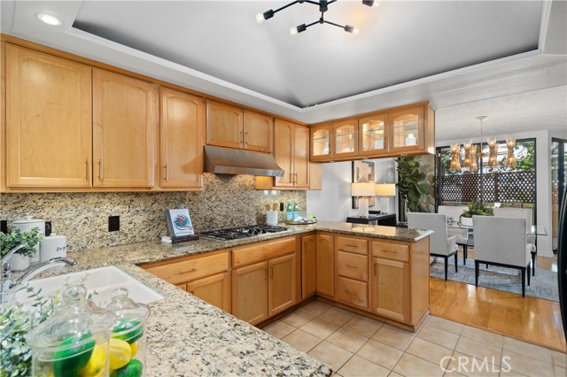 Detail Gallery Image 15 of 50 For 11687 Bellagio #12,  Los Angeles,  CA 90049 - 2 Beds | 2/1 Baths