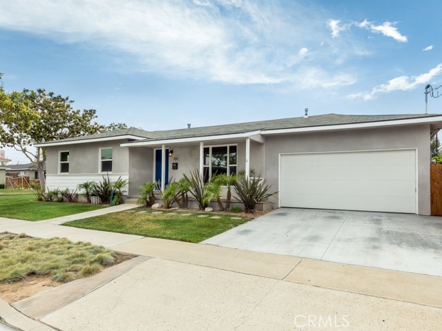 701 Firmona Avenue, Redondo Beach, California 90278, 3 Bedrooms Bedrooms, ,2 BathroomsBathrooms,Residential,Sold,Firmona,SB17122000