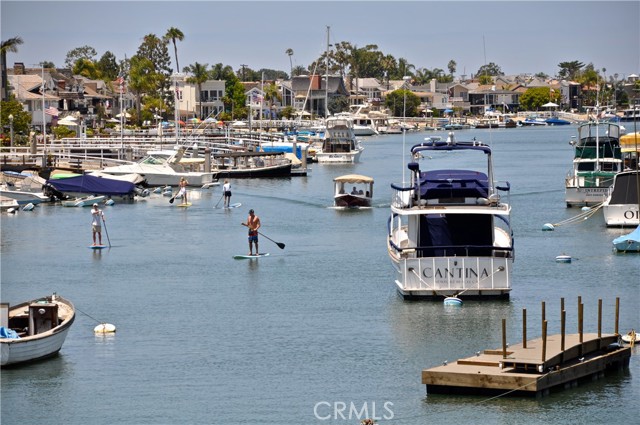 333 Catalina Drive, Newport Beach CA: https://media.crmls.org/medias/afa106f0-777a-42f7-8a8c-b8cea0d5d068.jpg