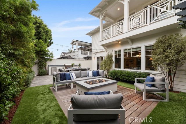 652 26th Street, Manhattan Beach, California 90266, 5 Bedrooms Bedrooms, ,2 BathroomsBathrooms,Residential,Sold,26th,SB21213872