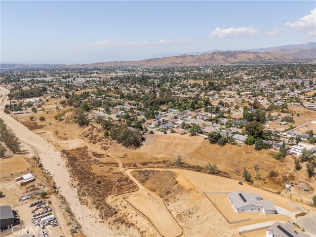 35525 Wildwood Canyon Rd, Yucaipa CA: https://media.crmls.org/medias/afa23f5f-ab27-4a93-8baa-b4cfa3076cf5.jpg