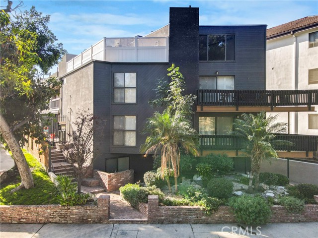 12938 Valleyheart Drive, Studio City CA: https://media.crmls.org/medias/afa264be-ca5e-434f-b7f0-04214a0af15e.jpg