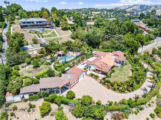 1929 Dorothea Road, La Habra Heights CA: https://media.crmls.org/medias/afa39f88-9069-4d97-900e-44ca1accbb39.jpg