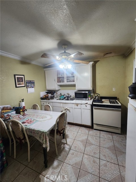 Detail Gallery Image 5 of 8 For 238 Pictorial St, Palmdale,  CA 93550 - 2 Beds | 1 Baths