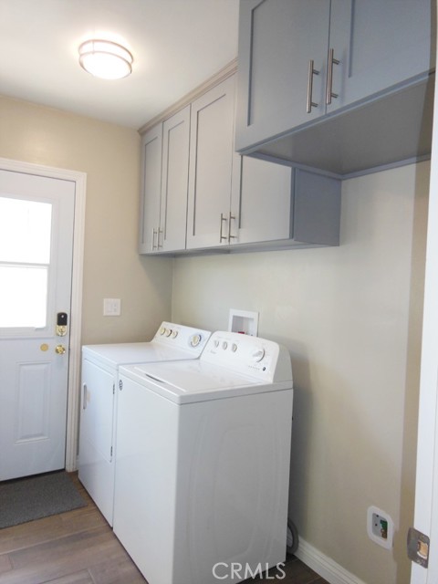 4956 Revlon Drive, La Canada Flintridge CA: https://media.crmls.org/medias/afa5183d-006a-4ca9-b82f-16f89cb22520.jpg