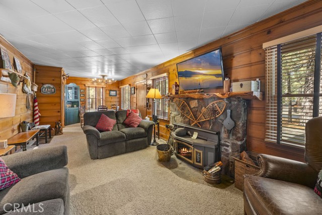 Detail Gallery Image 6 of 27 For 39161 Buckthorn, Big Bear Lake,  CA 92315 - 3 Beds | 2 Baths