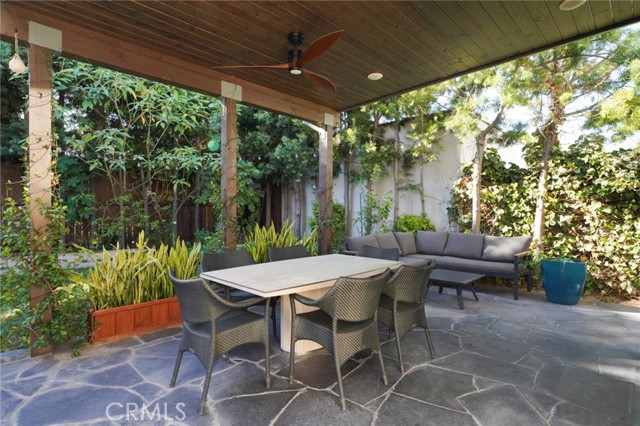 Detail Gallery Image 32 of 39 For 1949 N Catalina Street, –,  CA 90027 - 6 Beds | 5 Baths