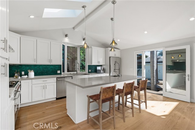 Detail Gallery Image 6 of 34 For 11856 Bray St, Culver City,  CA 90230 - 4 Beds | 3 Baths