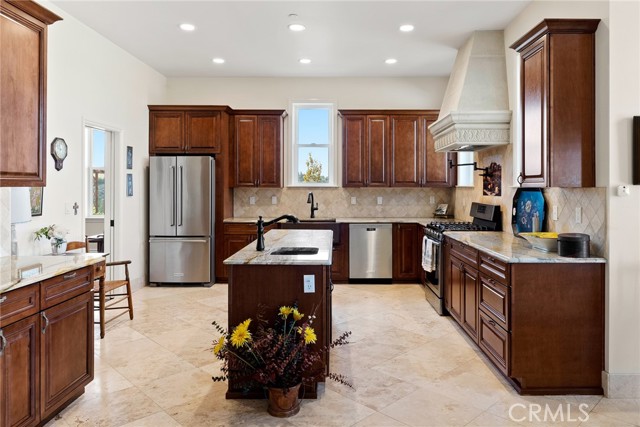 Detail Gallery Image 15 of 74 For 3360 Redtail Pl, Creston,  CA 93432 - 4 Beds | 4 Baths