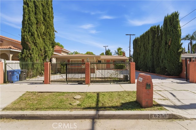 Detail Gallery Image 4 of 33 For 6254 Etiwanda Ave, Tarzana,  CA 91335 - 3 Beds | 2 Baths