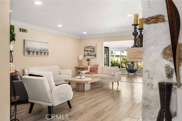 Detail Gallery Image 5 of 31 For 909 N Cleveland, Orange,  CA 92867 - 3 Beds | 2/1 Baths