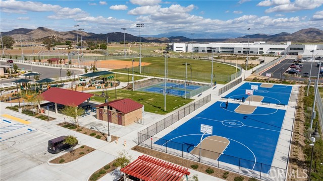 32808 Jaenichen Lane, Menifee CA: https://media.crmls.org/medias/afa8e254-6bc2-44ce-b45a-a5ebecd5096b.jpg