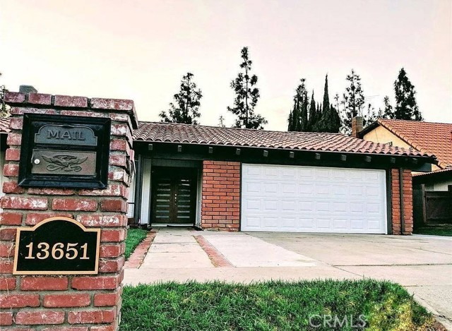13651 Espirit Way, Irvine CA: https://media.crmls.org/medias/afa988b7-1cae-4be4-8d27-0264b7e731bd.jpg