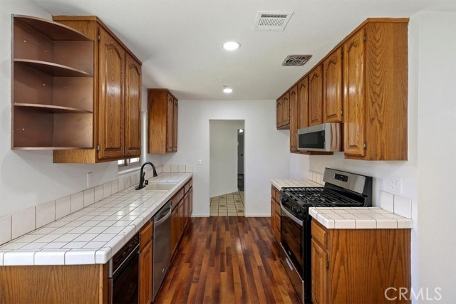 Detail Gallery Image 28 of 74 For 7150 Clydesdale, Highland,  CA 92346 - 4 Beds | 3 Baths