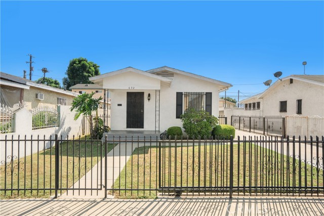 632 E 87th, Los Angeles CA: https://media.crmls.org/medias/afaa977a-fdd7-42d9-9ac2-9db2bcca5a93.jpg